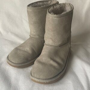 UGG Australia Glitter Shimmer Sherpa lined   Warm Boots Silver Size 5 Suede